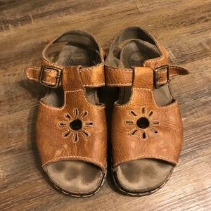 🌼 Dr. Martens daisy sandals 🌼